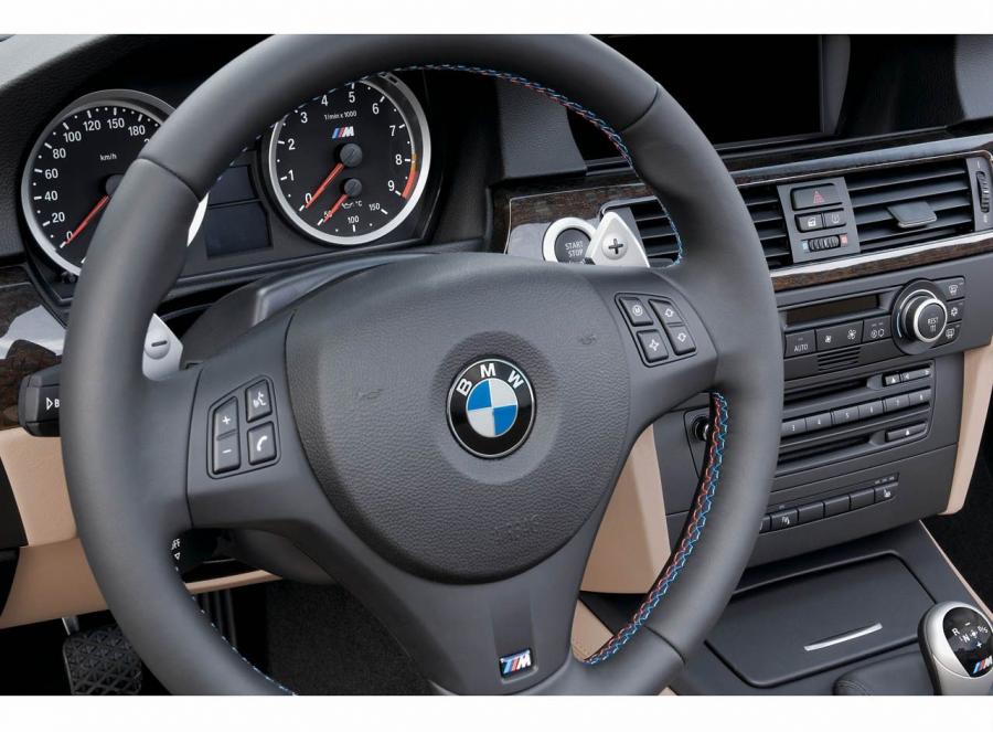  BMW M3 Convertible 2009 года  (фото 37 из 59)